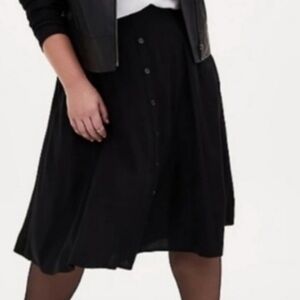 Torrid Midi Challis Button Front Swing Skirt Black Size 1 (14/16) New with tags
